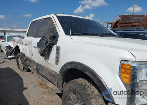 2017 Ford F-250 King Ranch z USA, uszkodzony, nr VIN 1FT7W2BT7HEC77016